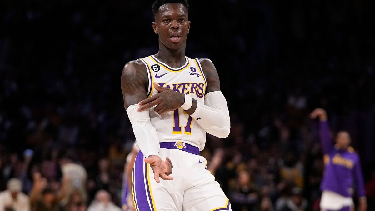 Dennis Schröder reagiert nach einem 3-Punkte-Korb für die Lakers.