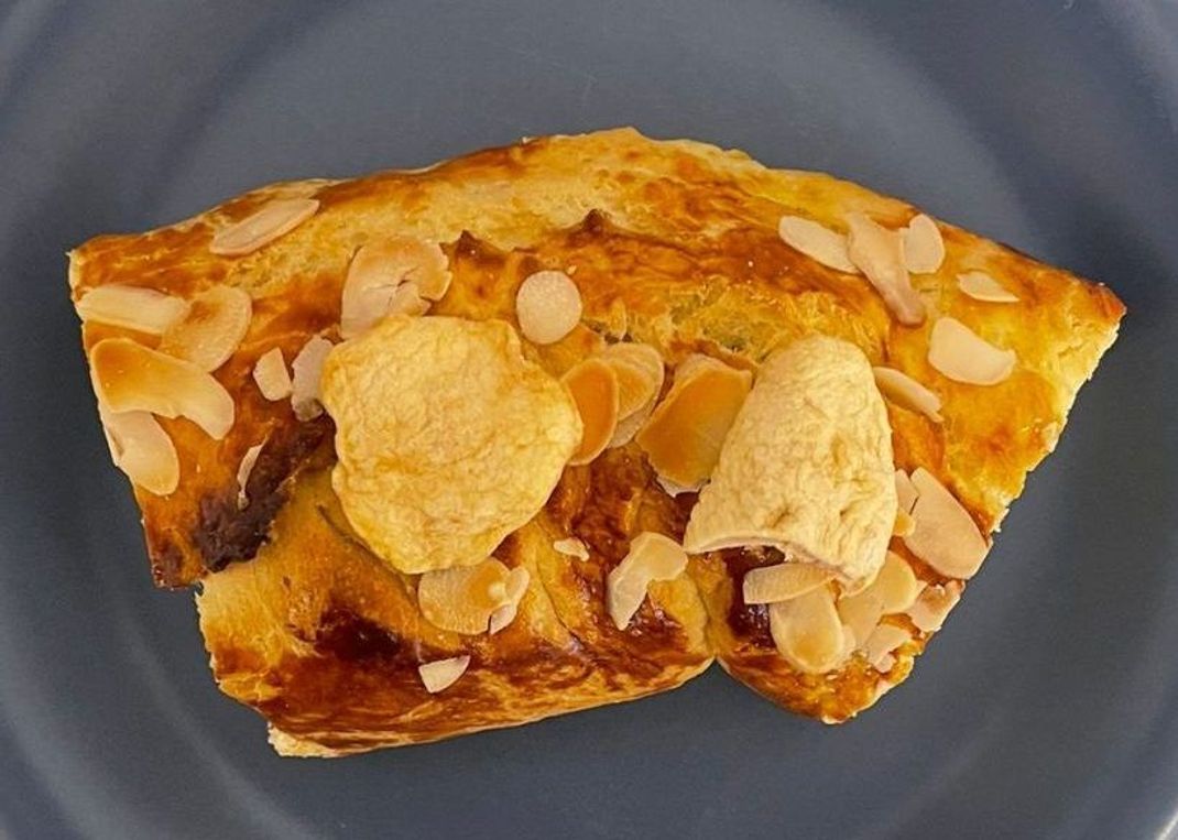 Wir zeigen dir, wie du den spanischen Dreikönigs-Kuchen Roscón de Reyes zubereitest.