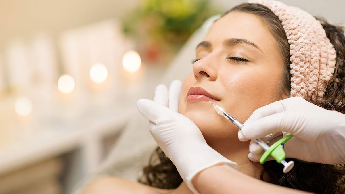 Lippenunterspritzung: Schönheits-OPs mit Botox, Hyaluron und Co. 
