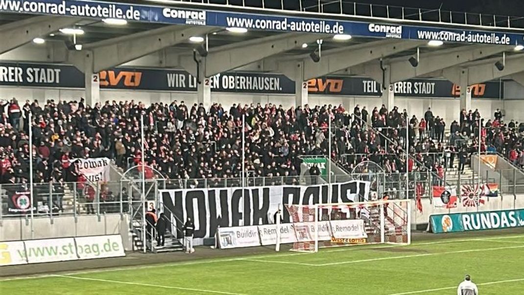Die organisierten Fans von RWO taten beim Spiel gegen den SV Lippstadt (1:1) ihren Unmut kund.