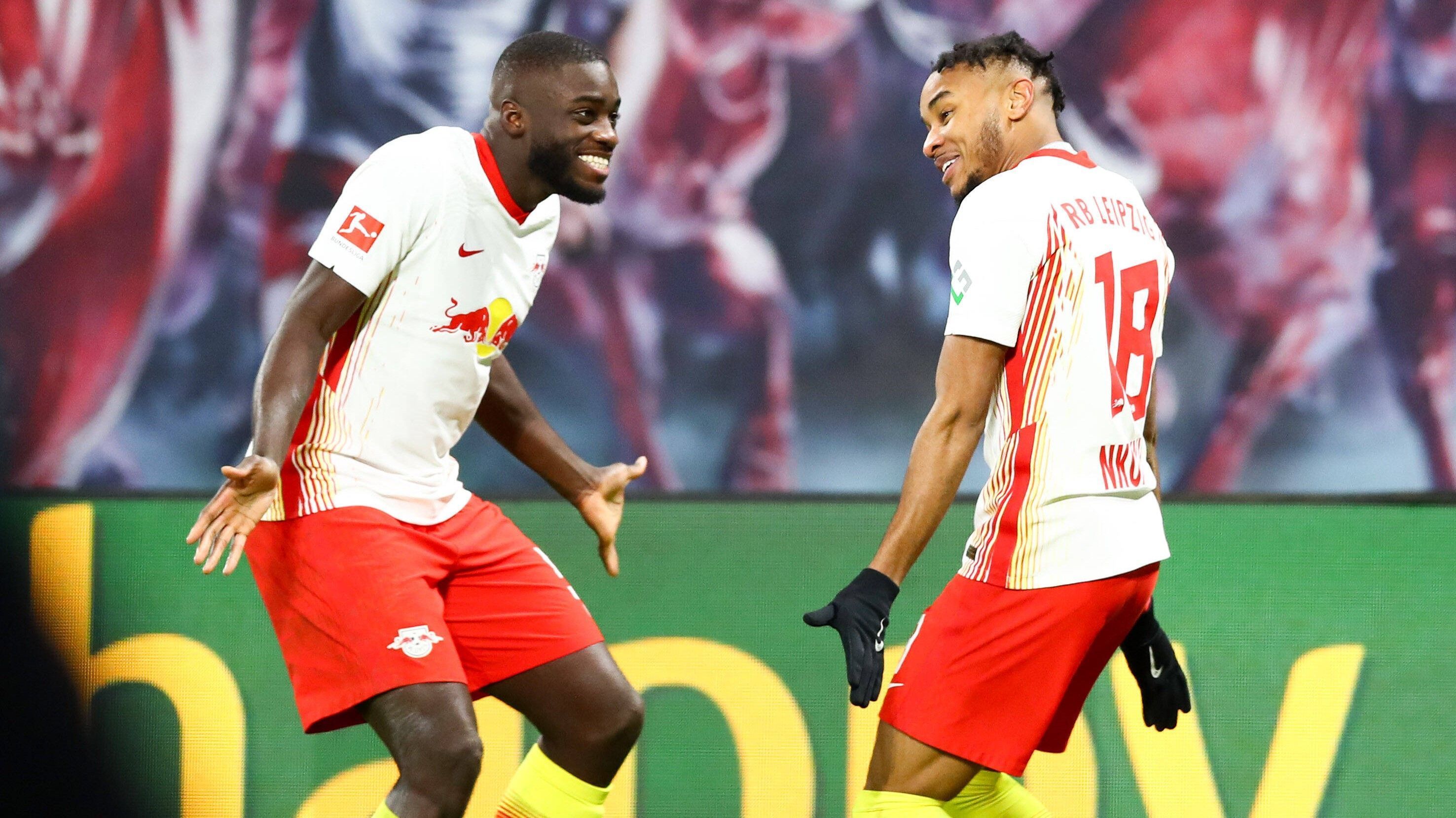 
                <strong>Platz 2: RB Leipzig</strong><br>
                Die Leipziger präsentierten sich zuletzt etwas flatterhaft in der Liga, auf einen Sieg folgte oft eine Enttäuschung. Wer es positiv formulieren will, könnte aber auch sagen: Die Elf von Julian Nagelsmann reagierte auf Rückschläge stets moralisch vorbildlich. Auf das 2:3 gegen Abstiegskandidat Mainz antworteten die RB-Profis am Samstag mit einem 1:0 im Spitzenspiel gegen Bayer Leverkusen. Im Pokal zeichnet sich Leipzig allerdings durch vorbildliche Kontinuität aus: Gegen Nürnberg und Augsburg gab es jeweils ein 3:0. Ein Ergebnis, mit dem Nagelsmann gegen Bochum sicher zufrieden wäre. Die Frage ist, welches Gesicht der Zweite der Bundesliga gegen den Zweiten der zweiten Liga zeigt.
              