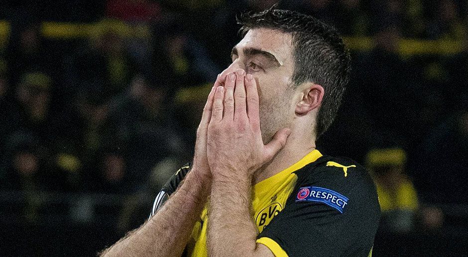 
                <strong>Sokratis</strong><br>
                Der Grieche ist nicht sehr viel sattelfester als sein Nebenmann, auch er kommt in entscheidenden Situationen zu spät, dazu auch mit teilweise haarsträubenden Abspielfehlern. ran-Note: 5
              