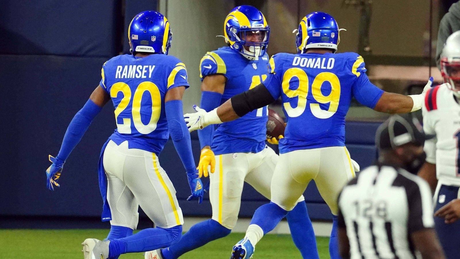 <strong>Platz 11: Los Angeles Rams (bzw. St. Louis Rams)</strong><br><br>Erzielte Interceptions: 148<br>Erzielte Fumbles: 101<br>Takeaways gesamt: 249<br><br>Kassierte Interceptions: 141<br>Kassierte Fumbles: 92<br>Giveaways gesamt: 233<br><br>Turnover-Differenz: +16