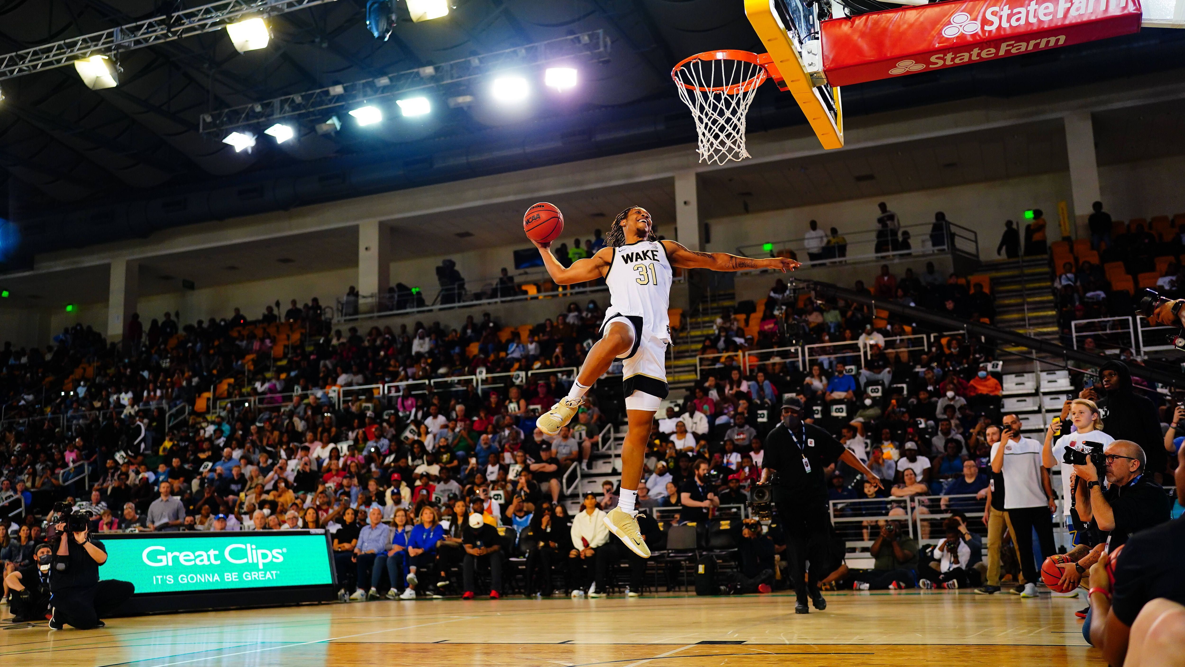 <strong>Alondes Williams (Sioux Falls Skyforce) - Team Detlef Schrempf</strong><br>Seitdem Alondes Williams von den Miami Heat gewaived wurde, spielt der 24 Jahre alte Guard für die Sioux Falls Skyforce in der G-League. Dort überragt er mit durchschnittlich 21,8 Punkten, 5,8 Rebounds und 6,4 Assists. Der Guard könnte für NBA-Teams eine Option für einen "Ten-Day-Contract" werden.