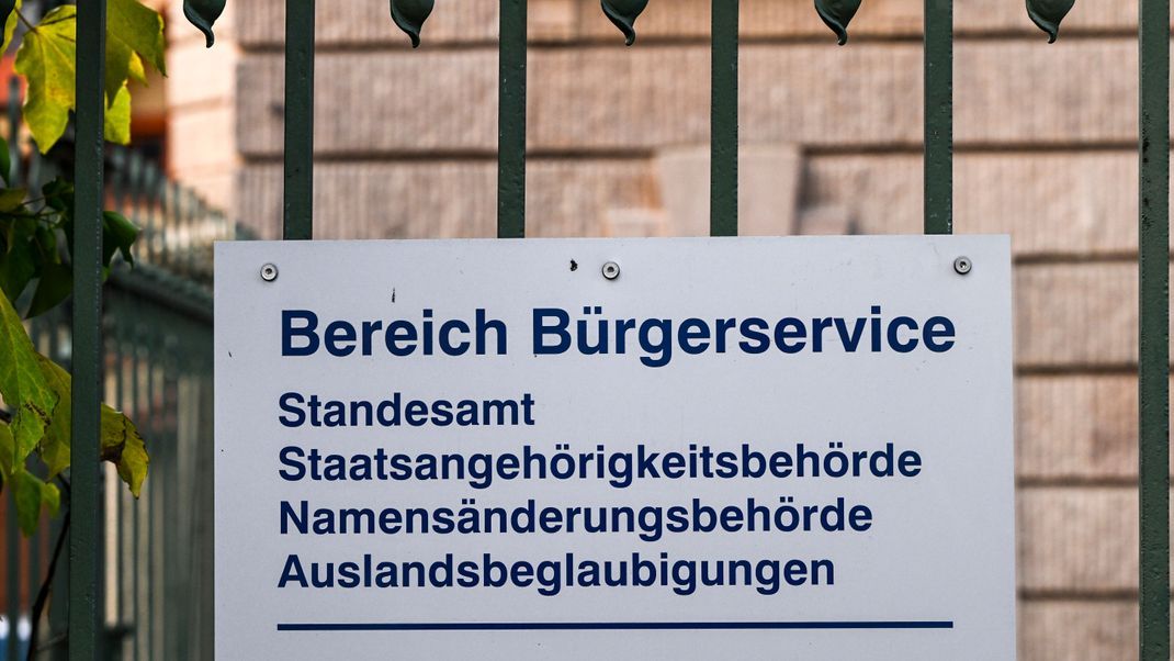 Der Bundestag hat für die Änderungen des Namensrechts gestimmt.