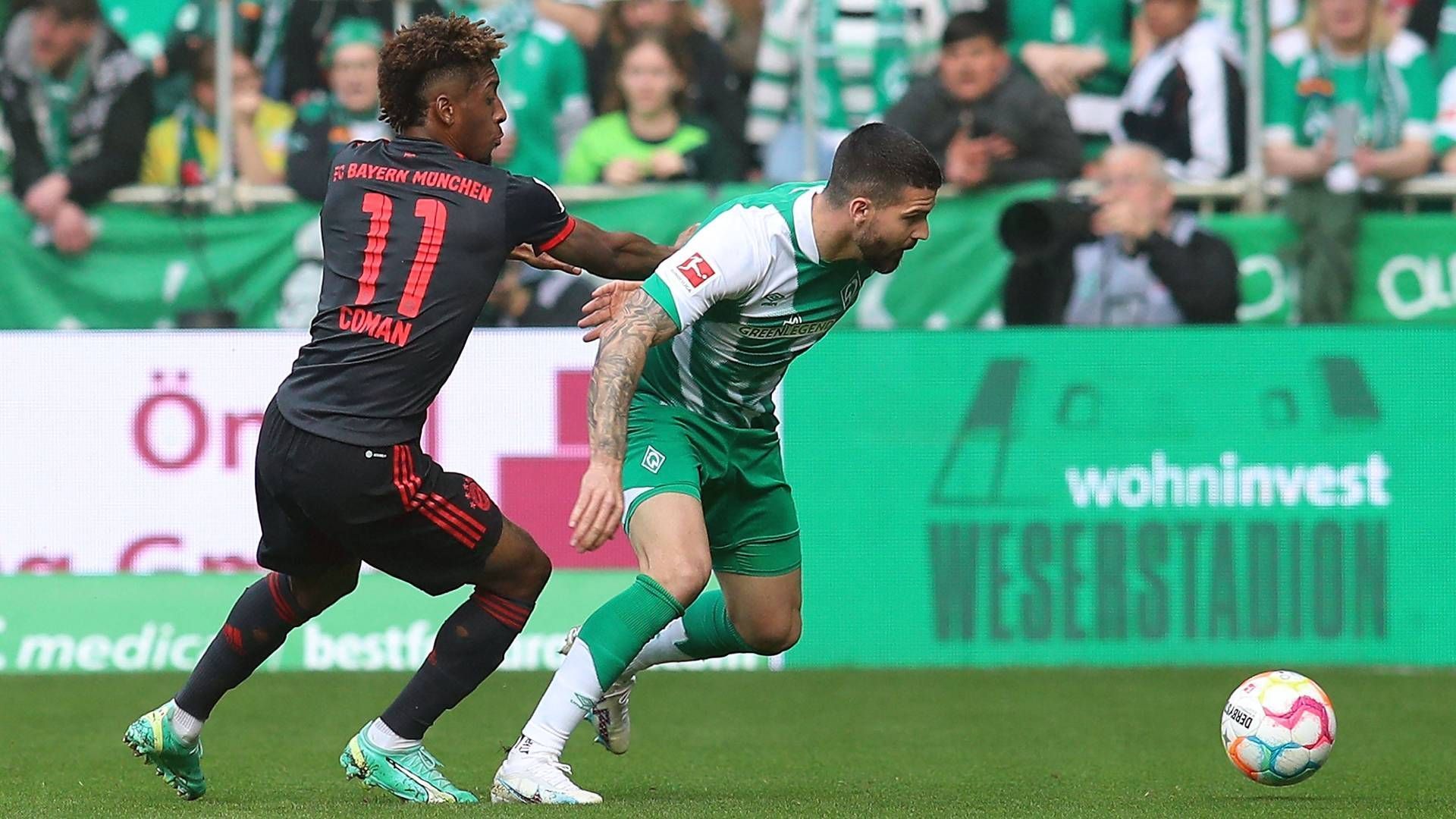 
                <strong>Kingsley Coman</strong><br>
                Dem französischen Flügelstürmer ist die Unsicherheit anzusehen. Er agiert sehr ungenau und fahrig. Ein Torschuss aus kurzer Distanz misslingt ihm in der 1. Hälfte völlig. Immerhin arbeitet er mit nach hinten. Nach 64 Minuten wird er aus dem Spiel genommen. Trotzdem: Das war zu wenig! ran-Note: 5  
              