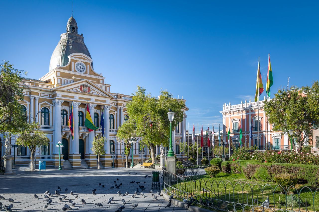 In La Paz sitzt die bolivianische Regierung. Offizielle Hauptstadt ist Sucre.