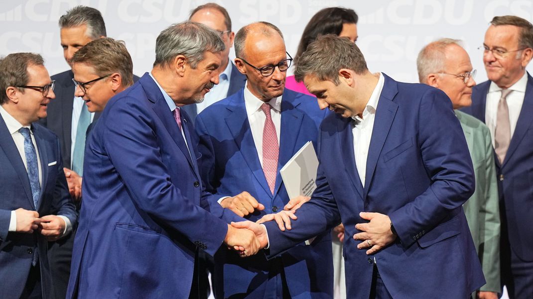 Laut einer Umfrage will eine Mehrheit der Deutschen der neuen Regierung eine Chance geben. 