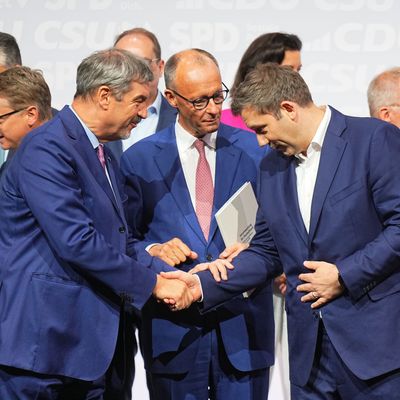 Laut einer Umfrage will eine Mehrheit der Deutschen der neuen Regierung eine Chance geben. 
