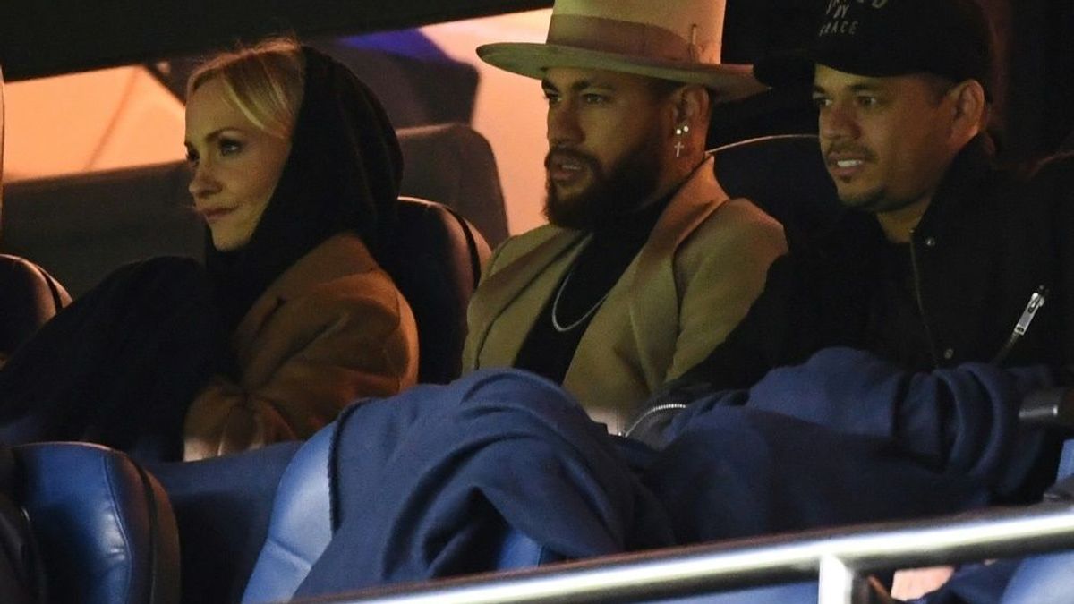 Gemeinsam auf de Tribüne: Janin Ullmann und Neymar