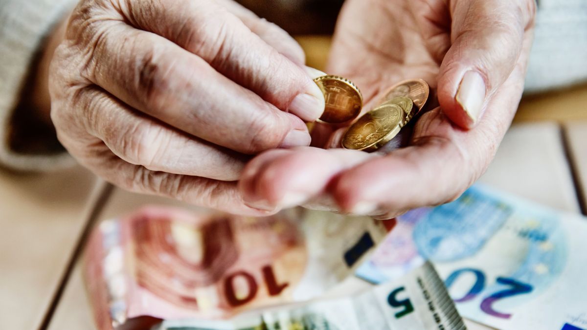 Seniorin, Euro, Geld, zählen