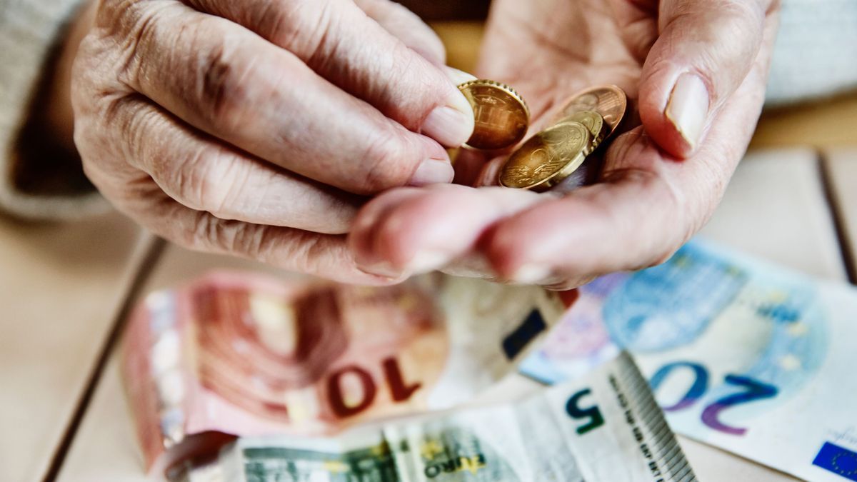 Seniorin, Euro, Geld, zählen