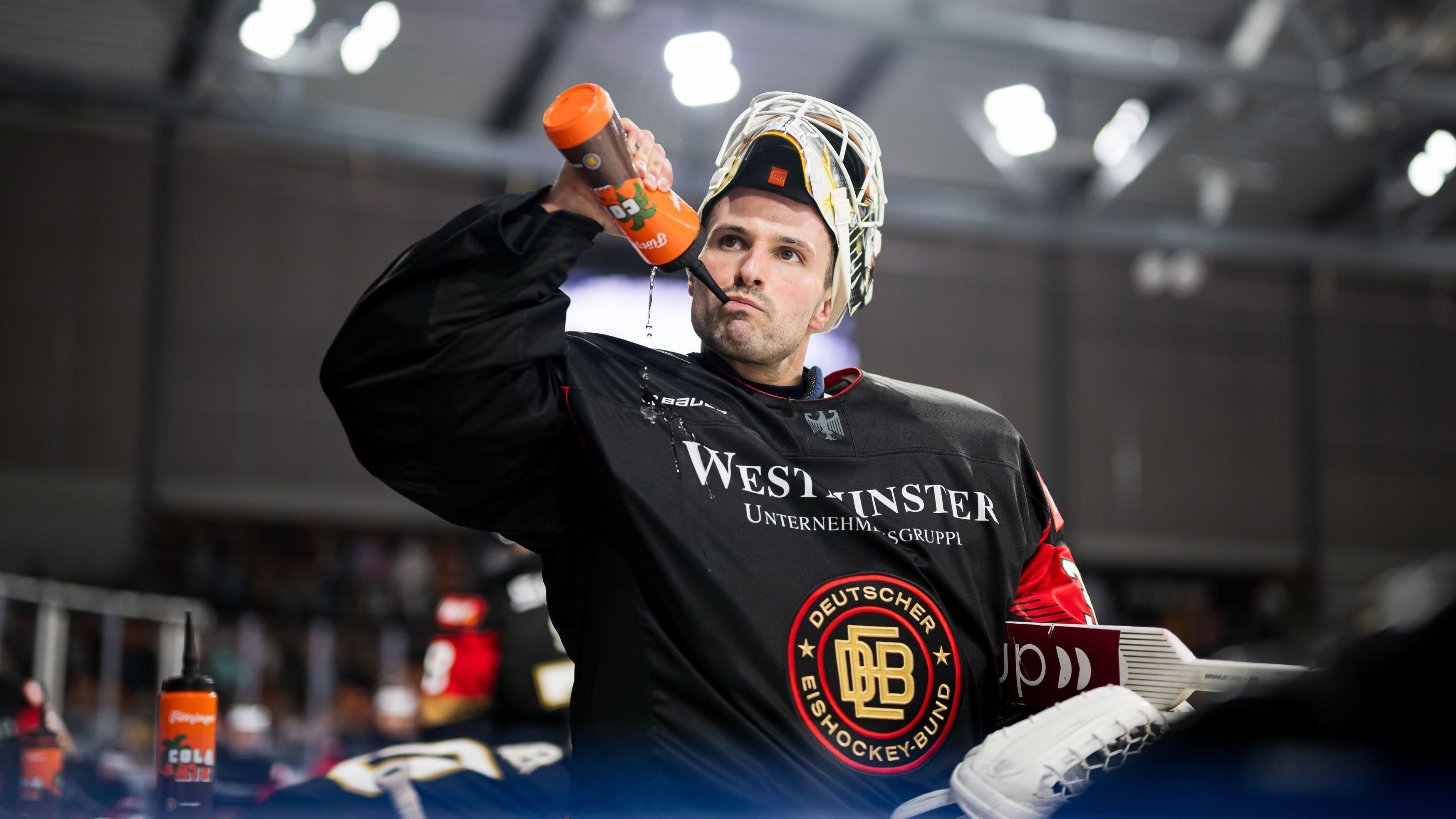 <strong>#35 Matthias Niederberger<br></strong>Position: Torwart<br>Alter: 31<br>Klub: EHC Red Bull München