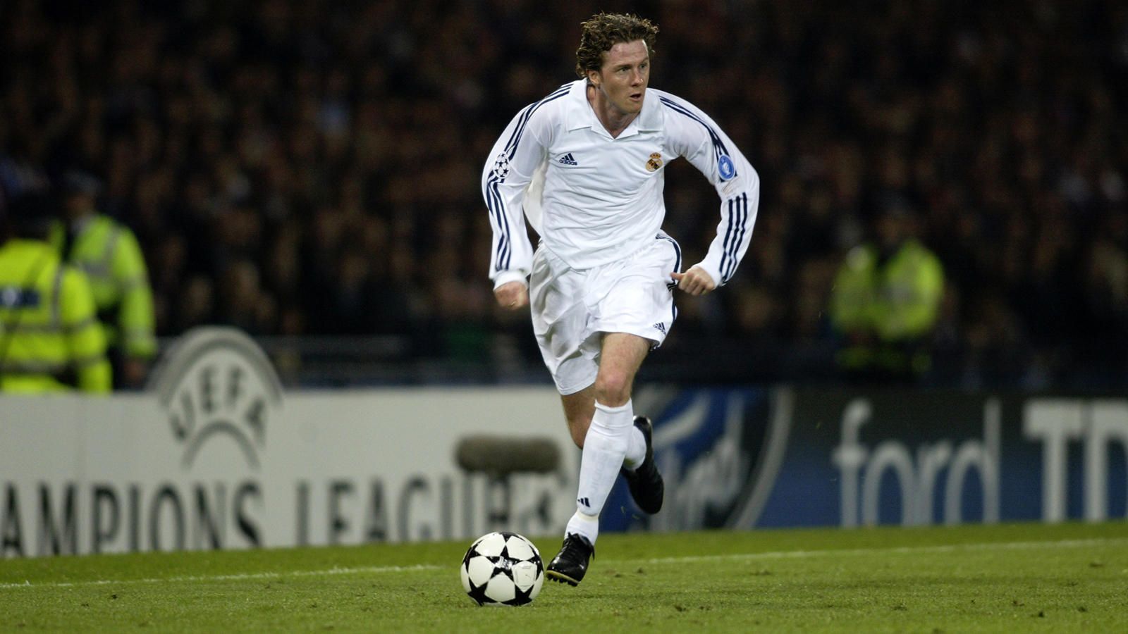 
                <strong>Steve McManaman</strong><br>
                Linkes MittelfeldBei Real von 1.7.1997 – 30.8.2003158 Spiele, 14 Tore
              