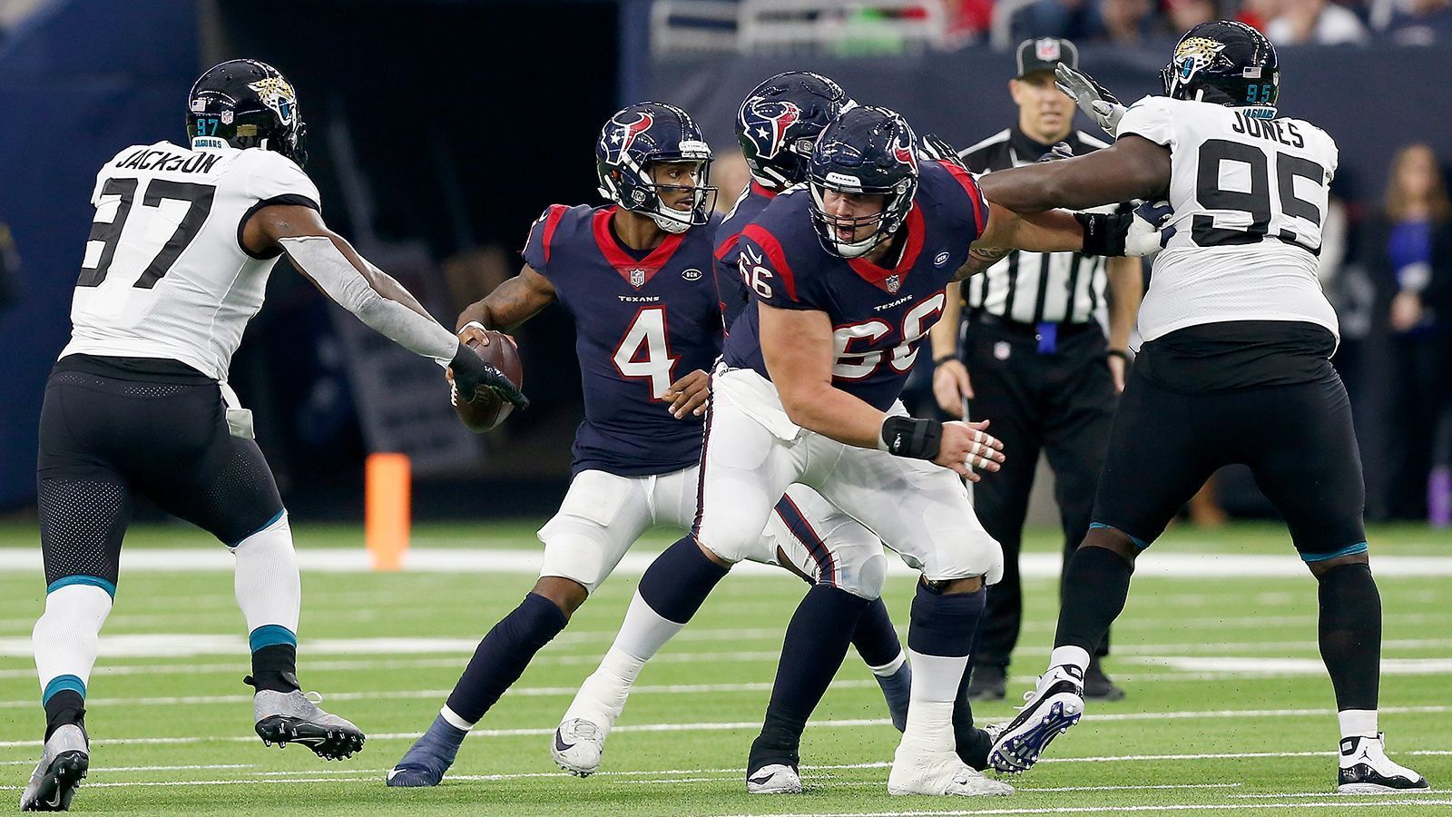 
                <strong>Woche 9: Houston Texans at Jacksonville Jaguars (in London) </strong><br>
                Ein weiteres Highlight für die Stadt London. "Holy" Nick Foles besucht die britische Hauptstadt und trifft mit den Jacksonville Jaguars auf die Houston Texans. J.J. Watt und Jadeveon Clowney werden dann versuchen, das zu schaffen, was den Patriots im Super Bowl 2018 nicht gelang: Nick Foles zu stoppen. 
              