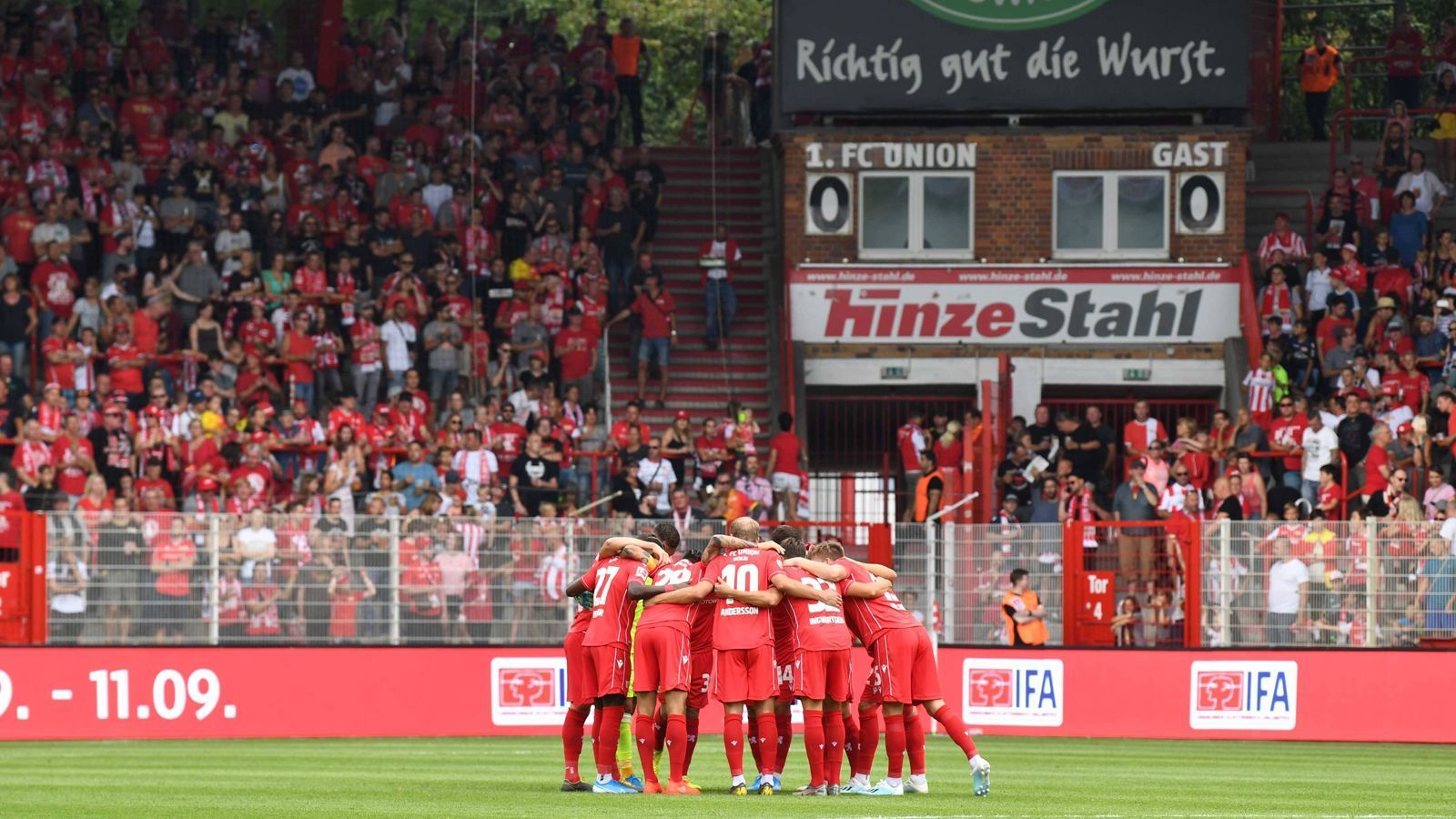 <strong>Platz 18: 1. FC Union Berlin (13,50 Euro)</strong><br>
                Bier: 4,50 Euro, Softdrink: 3 Euro, Bratwurst: 3 Euro