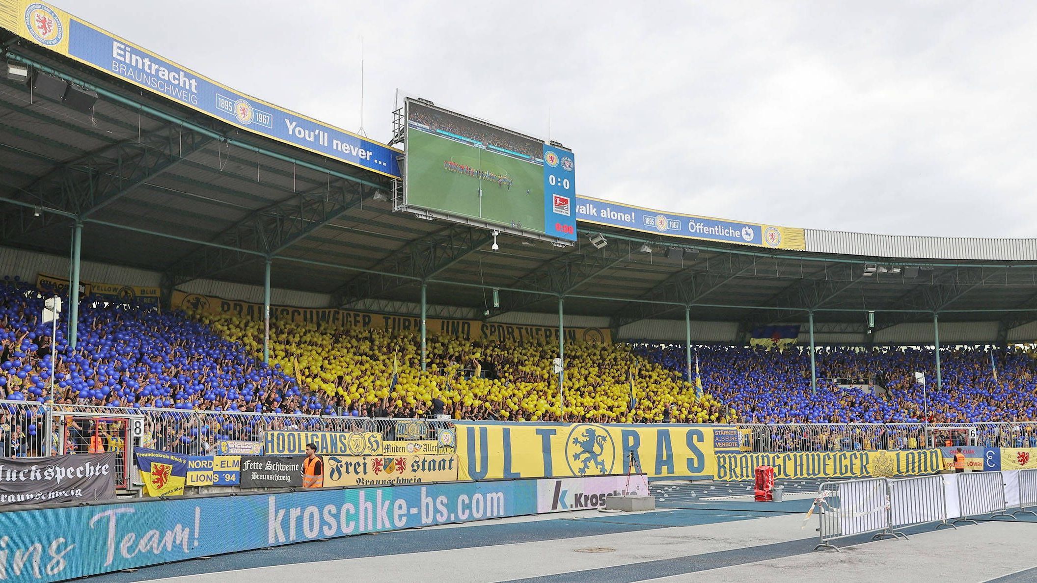 <strong>Eintracht Braunschweig - Holstein Kiel</strong><br>20.002 - Eintracht-Stadion (Braunschweig)