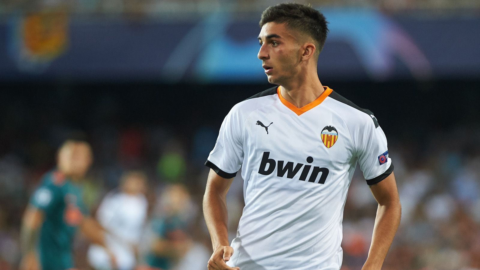 
                <strong>Ferran Torres</strong><br>
                Alter: 19 JahreVerein: FC ValenciaPosition: RechtsaußenNationalität: Spanien
              