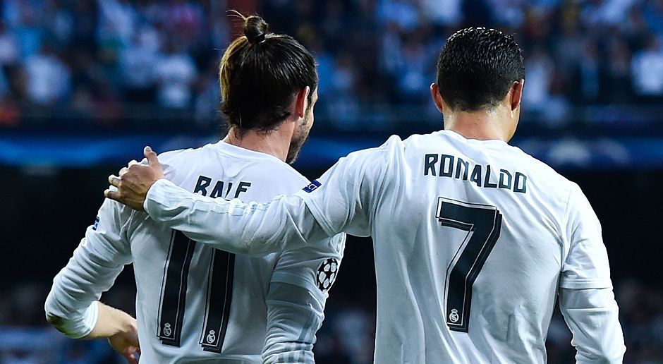 
                <strong>Gareth Bale vs. Cristiano Ronaldo</strong><br>
                Im Alltag sind sie Kollegen bei Real Madrid, im Halbfinale der Europameisterschaft am Mittwoch zwischen Portugal und Wales erbitterte Rivalen. Die Superstars Gareth Bale und Cristiano Ronaldo prägen das Spiel ihrer Teams. Wer am Mittwoch den besseren Tag erwischt, dürfte großen Einfluss auf den Ausgang des Spiels haben. ran.de vergleicht die bisherigen Leistungen von Ronaldo und Bale bei der EM im Head-to-Head.
              