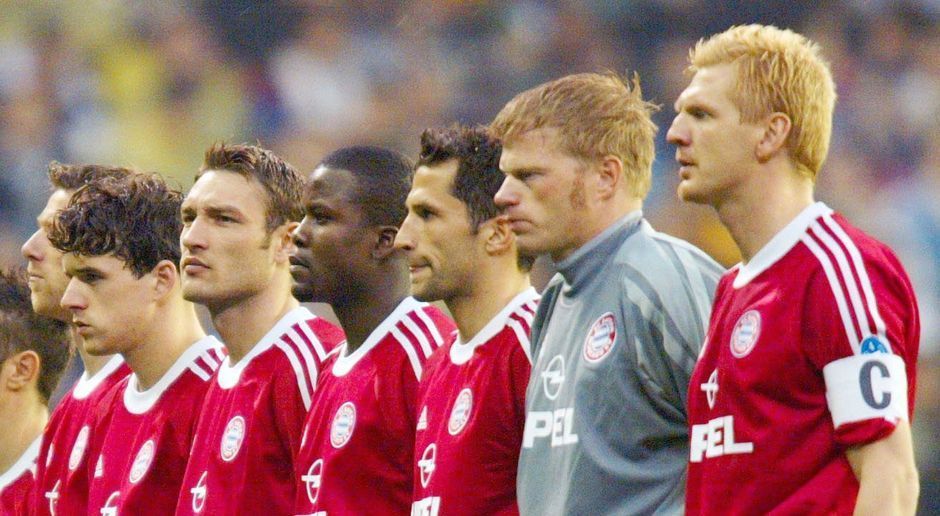 
                <strong>FC Bayern München 2001/2002</strong><br>
                FC Bayern München 2001/2002: Kapitän Stefan Effenberg soll die Münchner zur Titelverteidigung in der Champions League führen, doch Real Madrid lässt dem Rekordmeister keine Chance dazu. Im Viertelfinale scheidet der FC Bayern nach einem 2:1-Sieg und einer 0:2-Pleite im Rückspiel gegen die Königlichen aus.
              