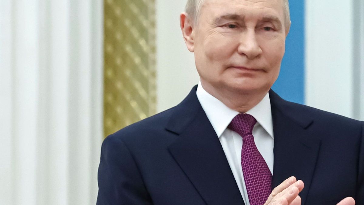 Der russische Präsident Wladimir Putin im Katharinensaal des Kreml-Senatspalastes in Moskau, Russland, am Donnerstag, 22. Mai 2025