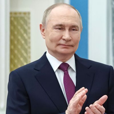 Der russische Präsident Wladimir Putin im Katharinensaal des Kreml-Senatspalastes in Moskau, Russland, am Donnerstag, 22. Mai 2025