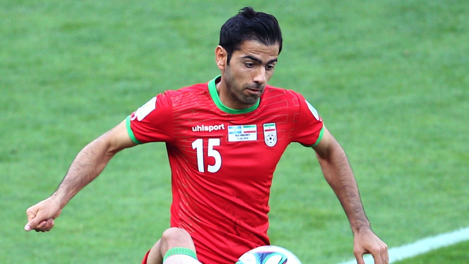 
                <strong>Pejman Montazeri (Iran)</strong><br>
                Pejman Montazeri brachte sich im ersten Gruppenspiel gegen Marokko selbst um einen WM-Einsatz. Der 34-Jährige sollte eingewechselt werden, musste jedoch kurzfristig auf die Toilette. Daraufhin brachte Irans Nationaltrainer Carlos Queiroz kurzerhand Majid Hosseini ins Spiel. In den folgenden beiden Vorrundenspielen bekam Montazeri keine weitere Bewährungschance. Er reiste somit ohne eine einzige Einsatzminute ab. Bitter für Montazeri, aber dem Ruf der Natur müssen eben auch die größten Fußball-Legenden folgen.
              