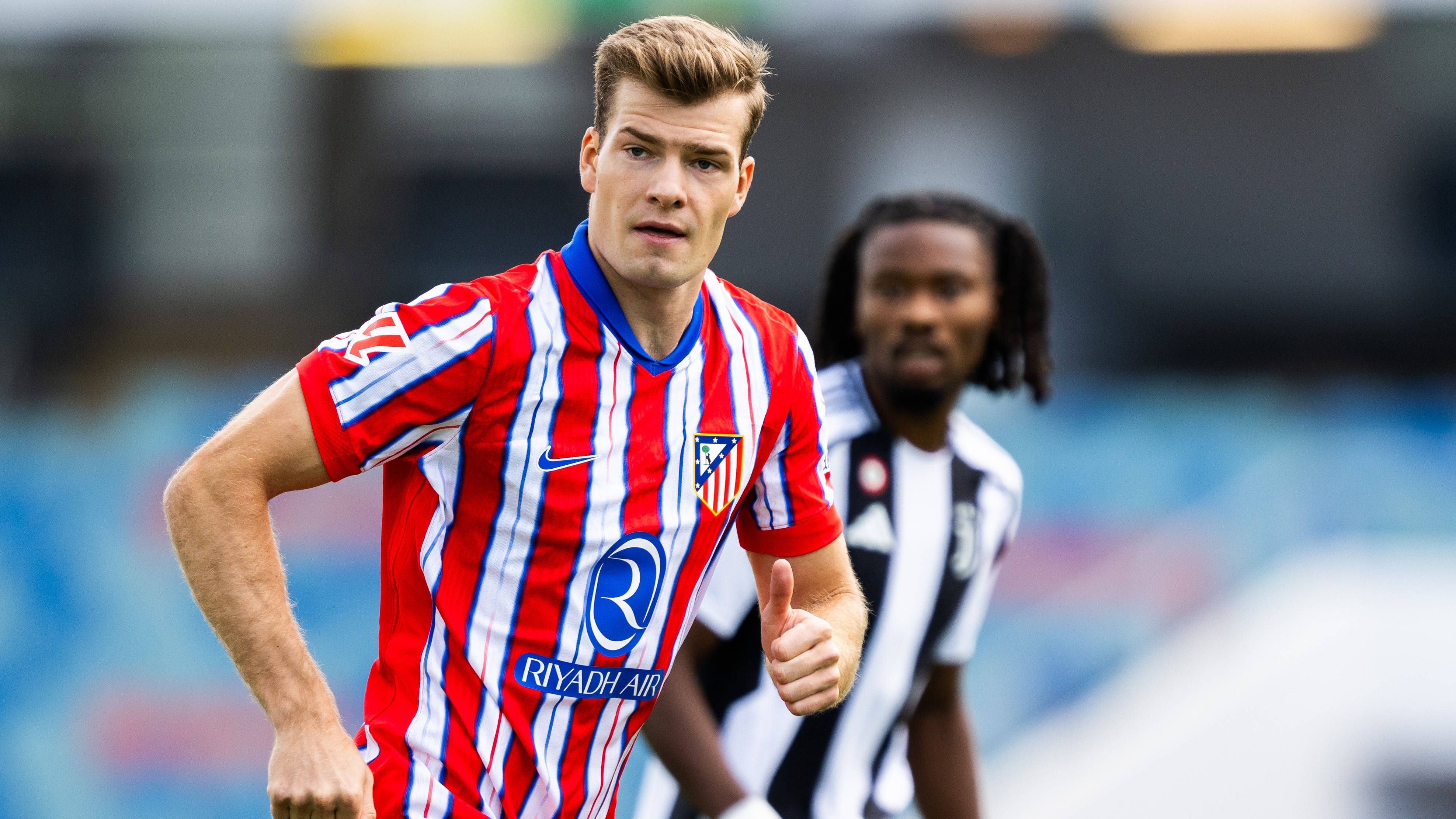<strong>Atletico Madrid (Zugänge)<br></strong>Das Team von Diego Simeone ist ausgabefreudig wie schon lange nicht mehr, bereits 141 Millionen investierte man in neue Spieler. Mit Julian Alvarez gelang der absolute Königstransfer, der Argentinier passt wie die Faust aufs Auge in den Atletico-Kader. Mit Robin Le Normand und Alexander Sörloth ergänzten die "Rojiblancos" ihre Mannschaft erneut um zwei La Liga-Stars, die letzte Saison groß aufspielten.