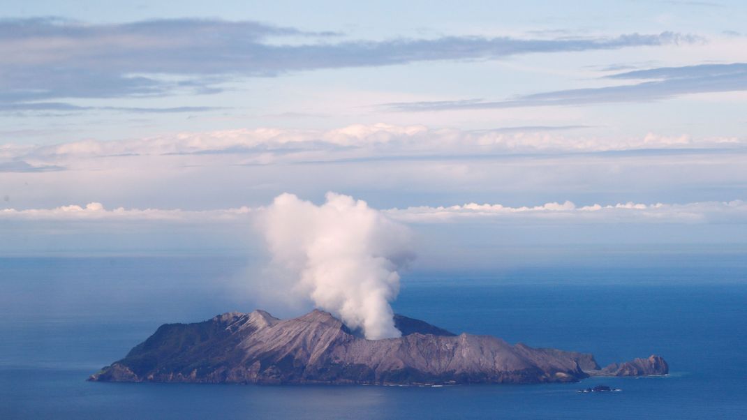 Blick auf den Vulkan Whakaari auf der Insel White Island.