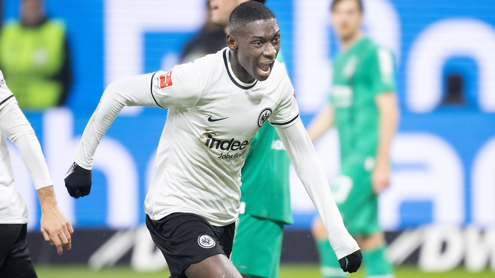 
                <strong>Angriff: Randal Kolo Muani</strong><br>
                &#x2022; Team: Eintracht Frankfurt<br>&#x2022; Nation: Frankreich<br>
              
