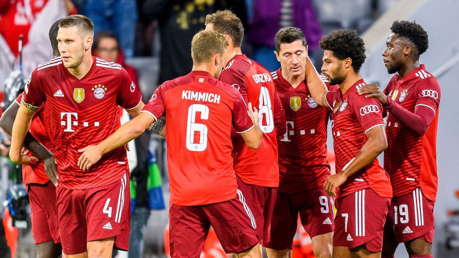 
                <strong>Bayern vs. Kiew: Die Bayern-Stars in der Einzelkritik</strong><br>
                Der FC Bayern spielt sich weiter ohne Probleme durch die neue Champions-League-Saison. Gegen Dynamo Kiew reichte dem Rekordmeister eine durchwachsene Leistung, um 5:0 zu gewinnen. ran hat die Noten zum Spiel.
              