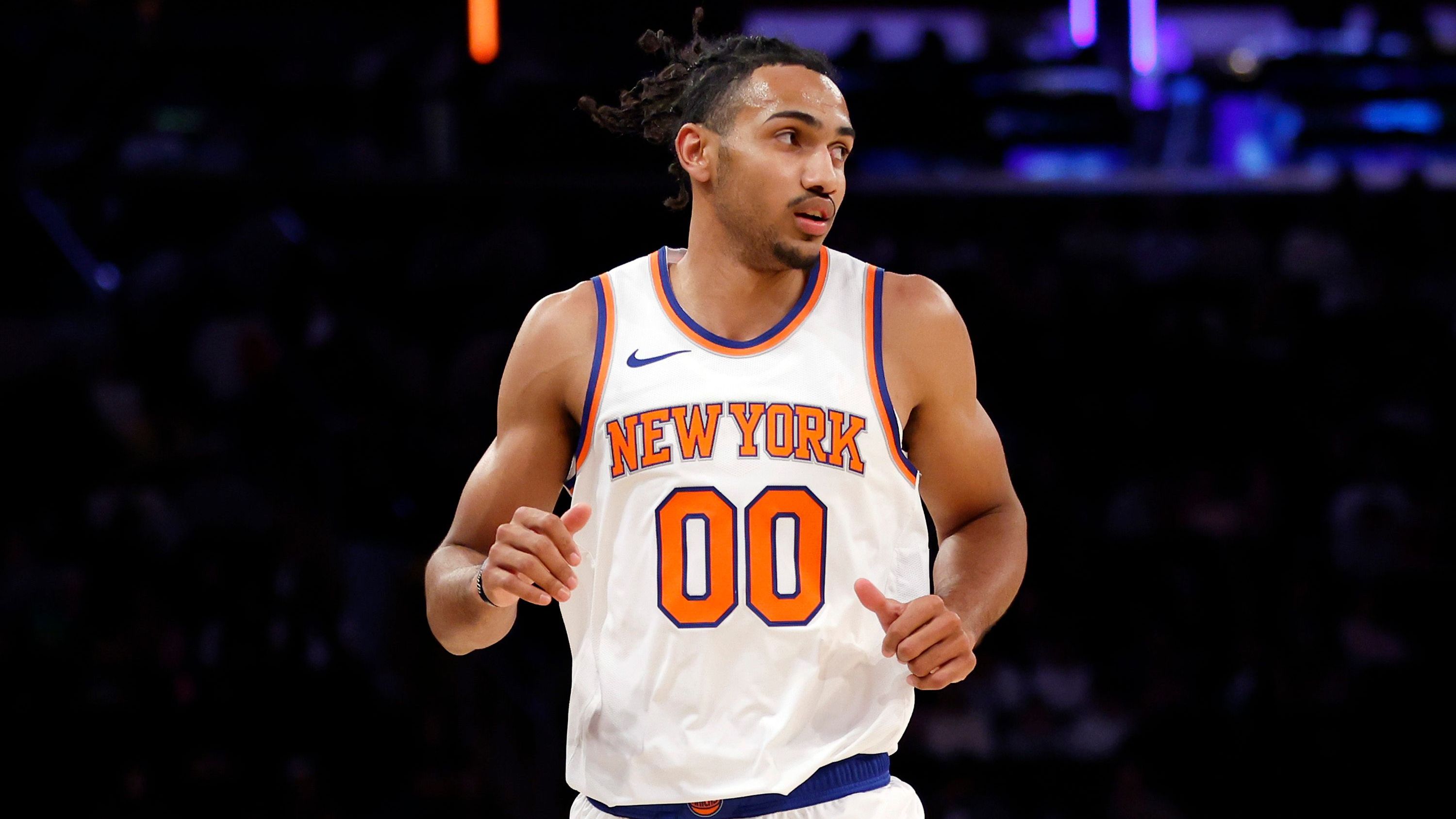 <strong>Jacob Toppin (New York Knicks) - Dunk-Contest</strong><br>Der jüngere Bruder Obi Toppins (Indiana Pacers) ist wohl die größte Wildcard beim Dunk-Contest. Die athletischen Voraussetzungen sind defintiv da, jedoch hat er auch die nötige Kreativität? Zeit zum üben sollte er genug gehabt haben, da er für die Knicks fast ausschließlich auf der Bank sitzt.