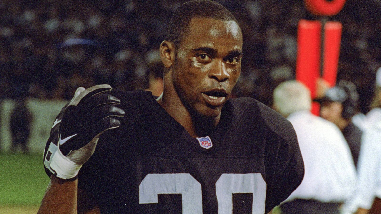 
                <strong>Albert Lewis</strong><br>
                &#x2022; Position: Cornerback<br>&#x2022; In der NFL: 1983 - 1996<br>&#x2022; Meiste Spiele für: Kansas City Chiefs<br>
              