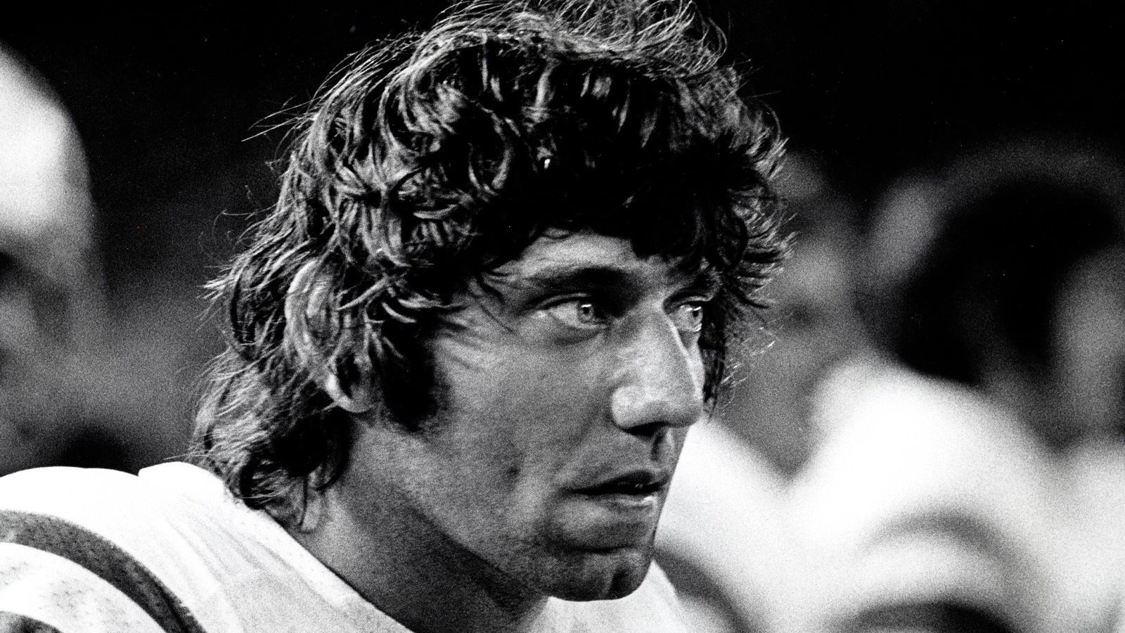 
                <strong>New York Jets: Joe Namath (Quarterback)</strong><br>
                Namath führte die Jets zum Sieg im Super Bowl III und ist eine Ikone des Teams.
              