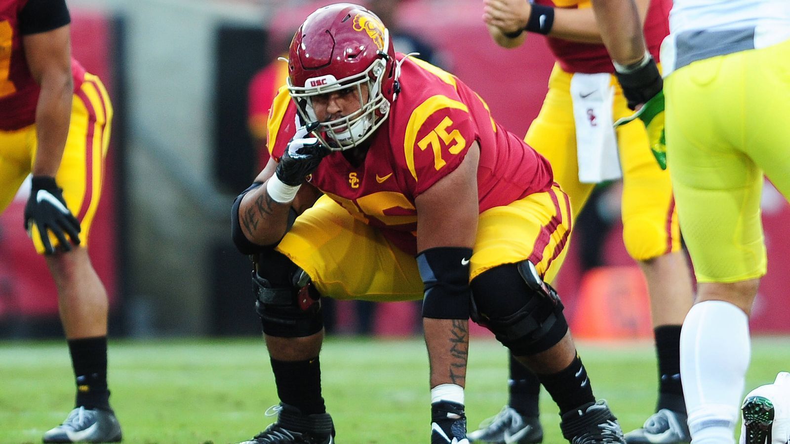 
                <strong>Pick 14: Minnesota Vikings - Alijah Vera-Tucker </strong><br>
                &#x2022; Offensive Lineman -<br>&#x2022; USC<br>
              
