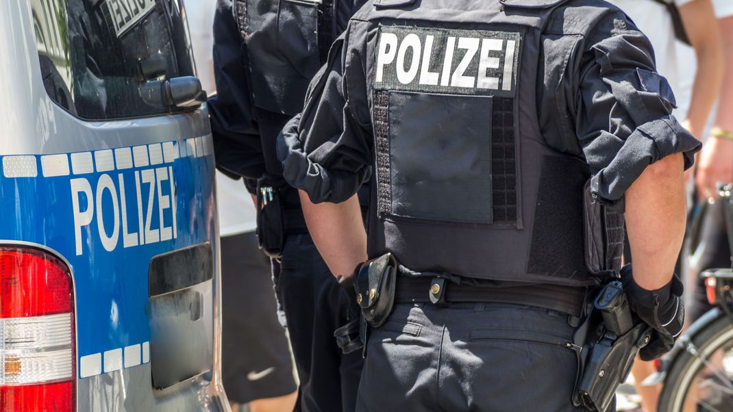 Frau durch Armbrust getötet - Polizei und Staatsanwaltschaft ermitteln