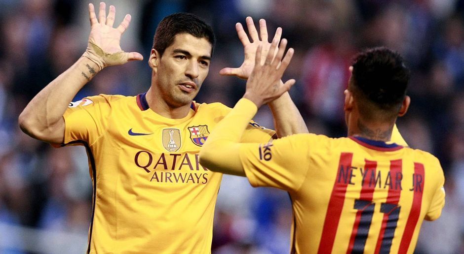 
                <strong>Luis Suarez</strong><br>
                Beim 8:0-Sieg gegen Deportivo La Coruna konnte Suarez aber nicht nur über seine eigenen vier Tore jubeln. Der Uruguayer bereitete auch noch drei weitere Barca-Tore vor und war damit der Hauptverantwortliche dafür, dass nun wohl keine Rede mehr ist von einer Krise bei den Katalanen. Es läuft einfach bei Suarez im Jahr 2016. Bereits im Pokal-Halbfinale tobte sich Suarez beim 7:0-Kantersieg gegen den FC Valencia so richtig aus, erzielte ebenfalls einen Viererpack. Die übrigen drei Tore schoss damals übrigens Lionel Messi.
              