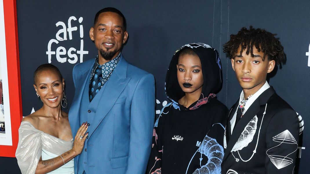 Willow Smith mit ihren berühmten Eltern und ihrem Bruder bei der Premiere von Warner Bros Pictures "King Richard".