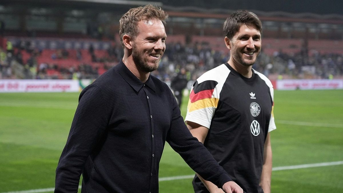 Nagelsmann (l.) nach dem Sieg in Bosnien