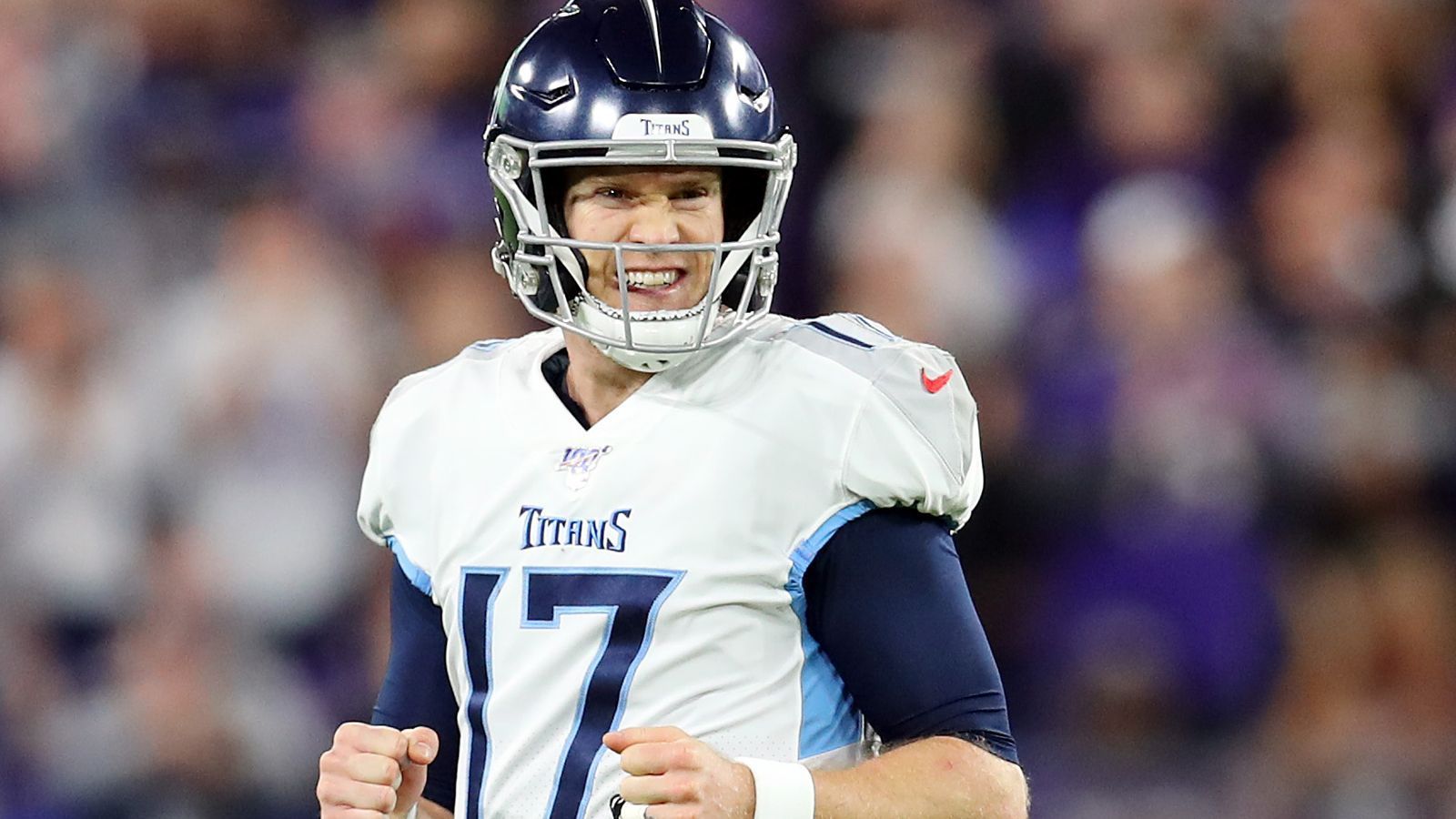 
                <strong>Ryan Tannehill: Zu viel Geld für zu wenig Leistung</strong><br>
                Verfahrene Situation. Ryan Tannehill ist zur kommenden Saison einer der bestbezahlten Quarterbacks, aber kommt nicht mehr an einstige Leistungen ran. Ran Carthon, der neue GM, hat mit bereits Will Levis eine mögliche Zukunft auf dieser Position gedraftet und ein Tannehill-Abgang würde ordentlich Geld freischaufeln. Doch dabei dürfte man nicht viel für ihn verlangen. Sollte das passieren, könnten die Atlanta Falcons ein möglicher Abnehmer sein. Desmond Ridder möchte sich nach seinem Rookie-Jahr weiter beweisen und mit Taylor Heinicke wurde ein passabler Back-Up geholt, doch Head Coach Arthur Smith und Tannehill arbeiteten bereits 2019 und 2020 gemeinsam in Nashville - es waren mit die besten Tannehill-Jahre. Was noch dafür spricht: Bereits im vorigen Jahr holte Smith einen alten Bekannten mit Marcus Mariota zurück.
              