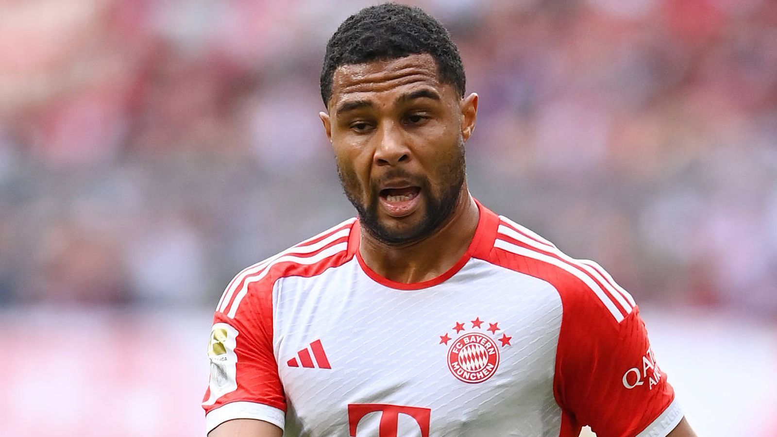 
                <strong>Serge Gnabry</strong><br>
                Flott unterwegs. Sowohl als Vorbereiter als auch als Vollstrecker auf der Höhe. Merkt man trotz der hohen Temperaturen die Lust am Fußball an. Erzielt drei Treffer.
              