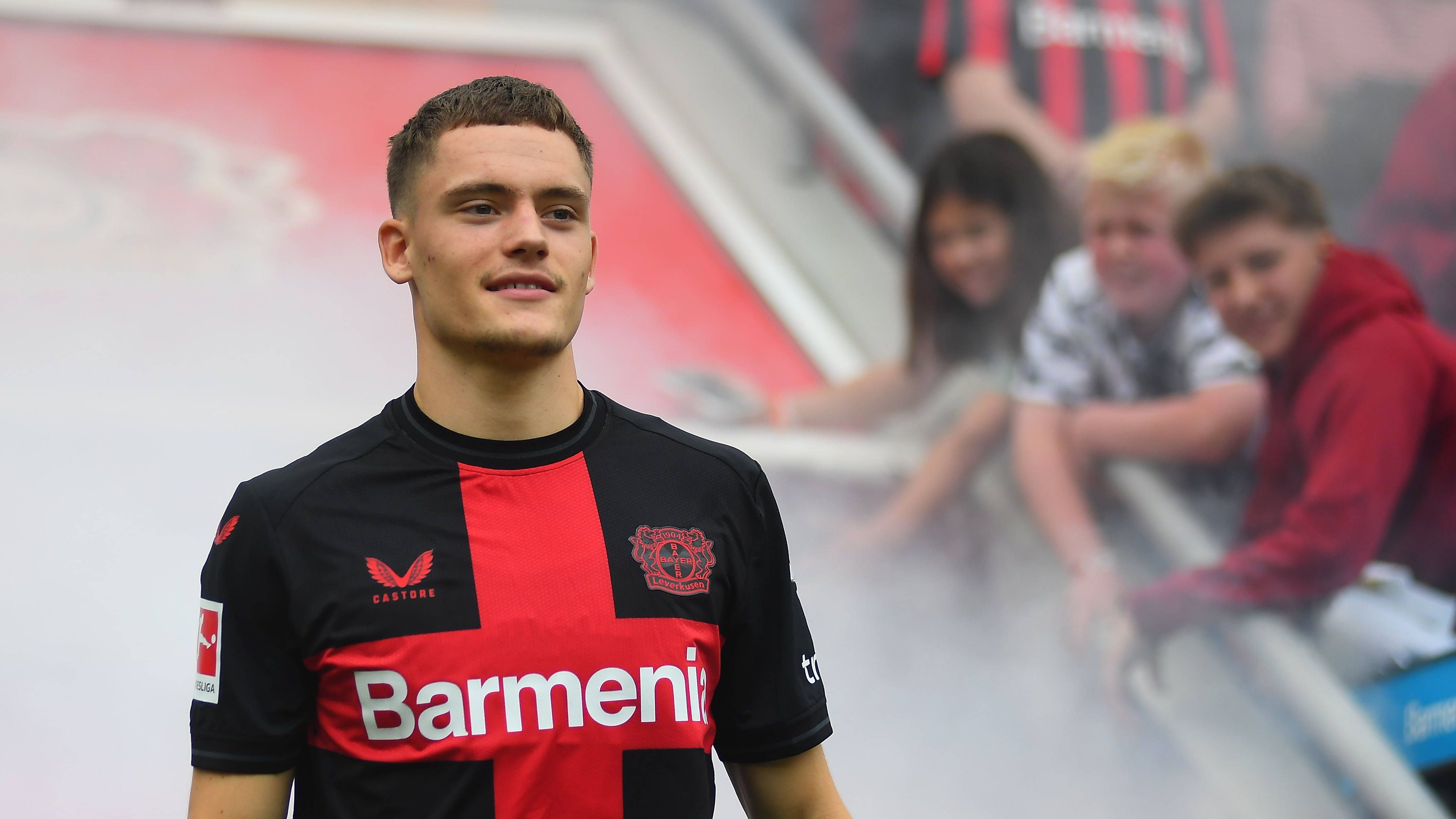 Soccer Star Florian Neuhaus Announces Baby'S Arrival - 4y9wou8