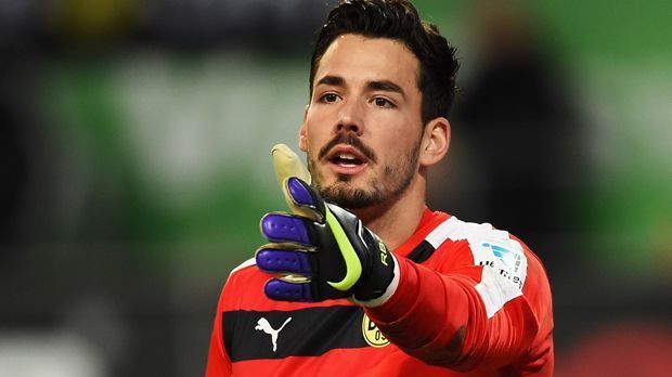 
                <strong>Roman Bürki</strong><br>
                Roman Bürki: Bis der Schweizer zum ersten Mal zupacken musste, vergingen 29 Minuten. Dann war der BVB-Keeper bei einer abgefälschten Flanke hellwach. Mit seinem langen Pass auf Gündogan leitete er das 1:0 ein. Warf sich mutig dem völlig blanken Traore entgegen - stark! Beim Gladbacher Treffer traf ihn keine Schuld. ran-Note: 3
              