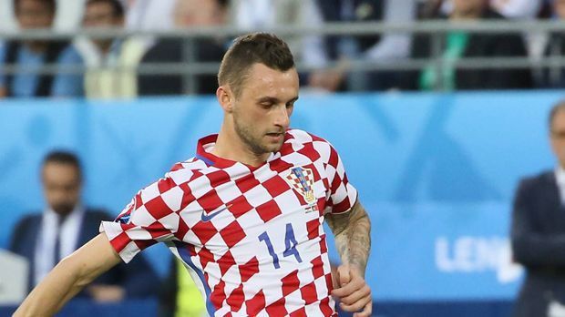 
                <strong>Marcelo Brozovic</strong><br>
                Marcelo Brozovic: Vor de Pause war vom Inter-Profi kaum etwas zu sehen. Es schien, als sparte sich Brozovic seine Kraft für die zweiten 45 Minuten. Sieben Minuten nach dem Seitenwechsel verpasste er die große Chance zur Führung nach einer Strinic-Flanke nur um wenige Zentimeter. ran-Note: 3- 
              