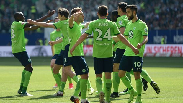 
                <strong>16. Platz (Relegation): VfL Wolfsburg</strong><br>
                Durch ein Tor in den Schlussminuten sicherte sich der Hamburger SV den direkten Klassenerhalt. Durch die 1:2-Niederlage muss Wolfsburg in die Relegation. 
              