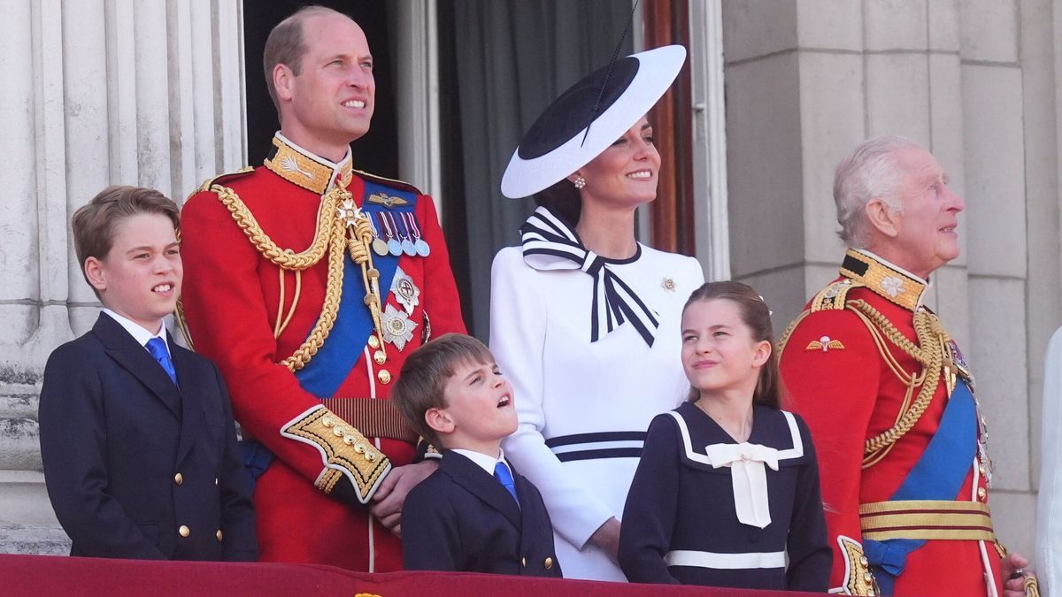 Prinzessin Kate mit ihrer Familie auf dem Balkon des Buckingham Palasts.