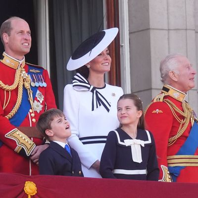 Prinzessin Kate mit ihrer Familie auf dem Balkon des Buckingham Palasts.