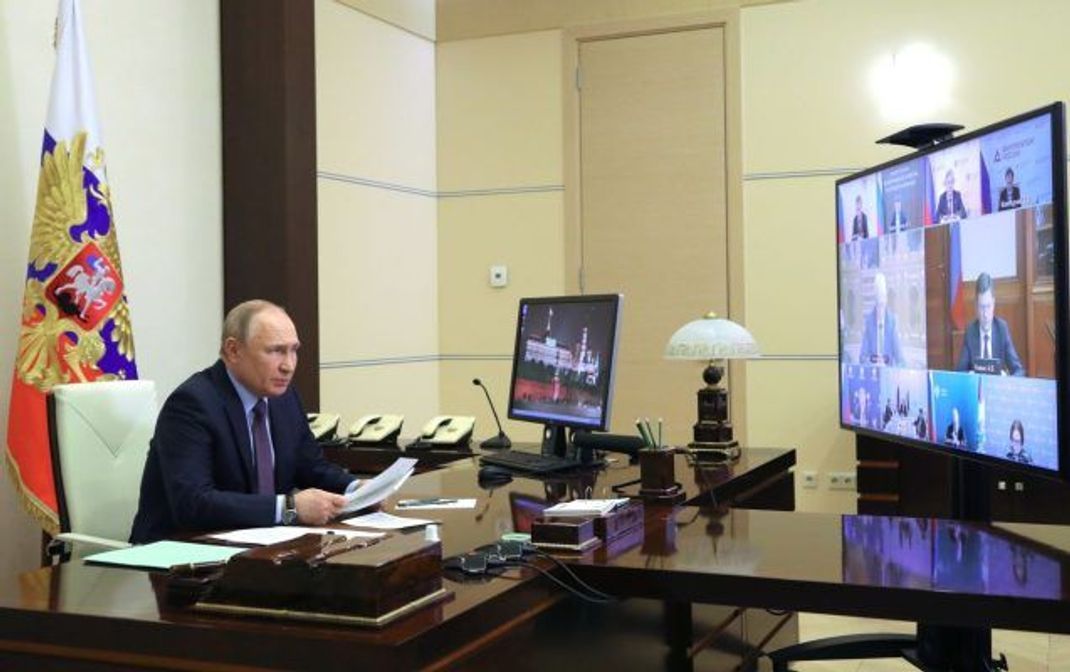 Am 31. März unterzeichnete Putin nach einer Ministerkonferenz ein Dekret. Demnach müssen von ihm als "unfreundlich" betitelte Länder das russische Gas in Rubel bezahlen - oder darauf verzichten.