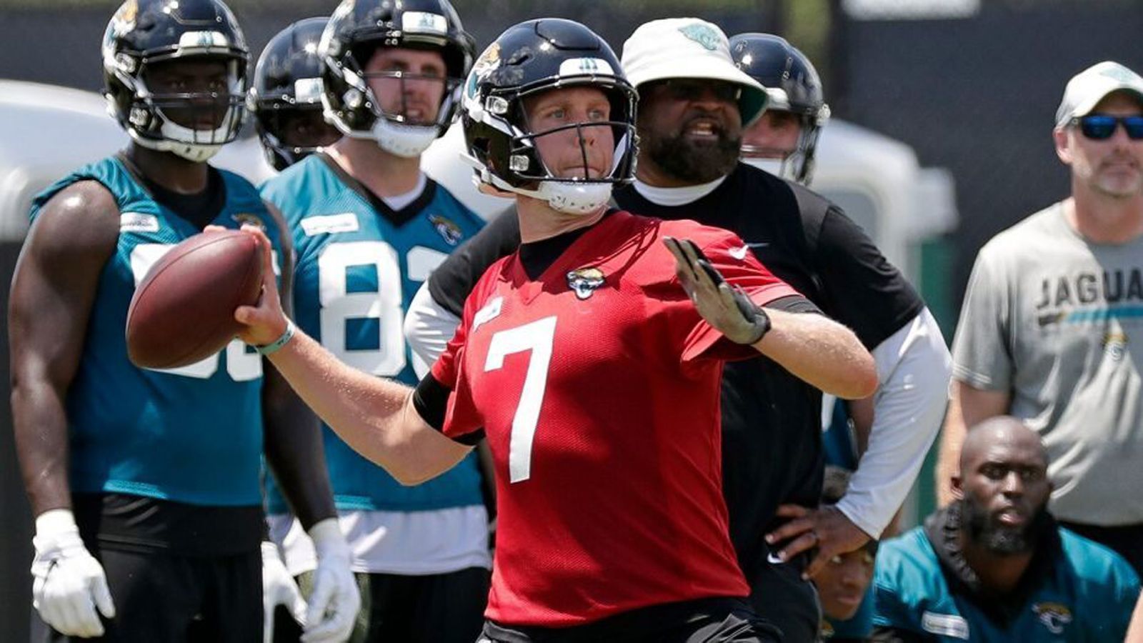 
                <strong>Jacksonville Jaguars: Nick Foles</strong><br>
                Gesamtverdienst 2019: 30.750.000 DollarQuarterback
              