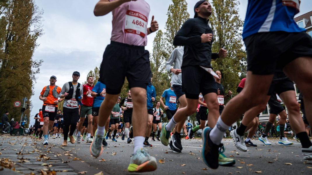 Jährlich treibt es unzählige Menschen auf die Straßen, um sich einen großen Traum zu erfüllen: Einmal einen Marathon mitlaufen!